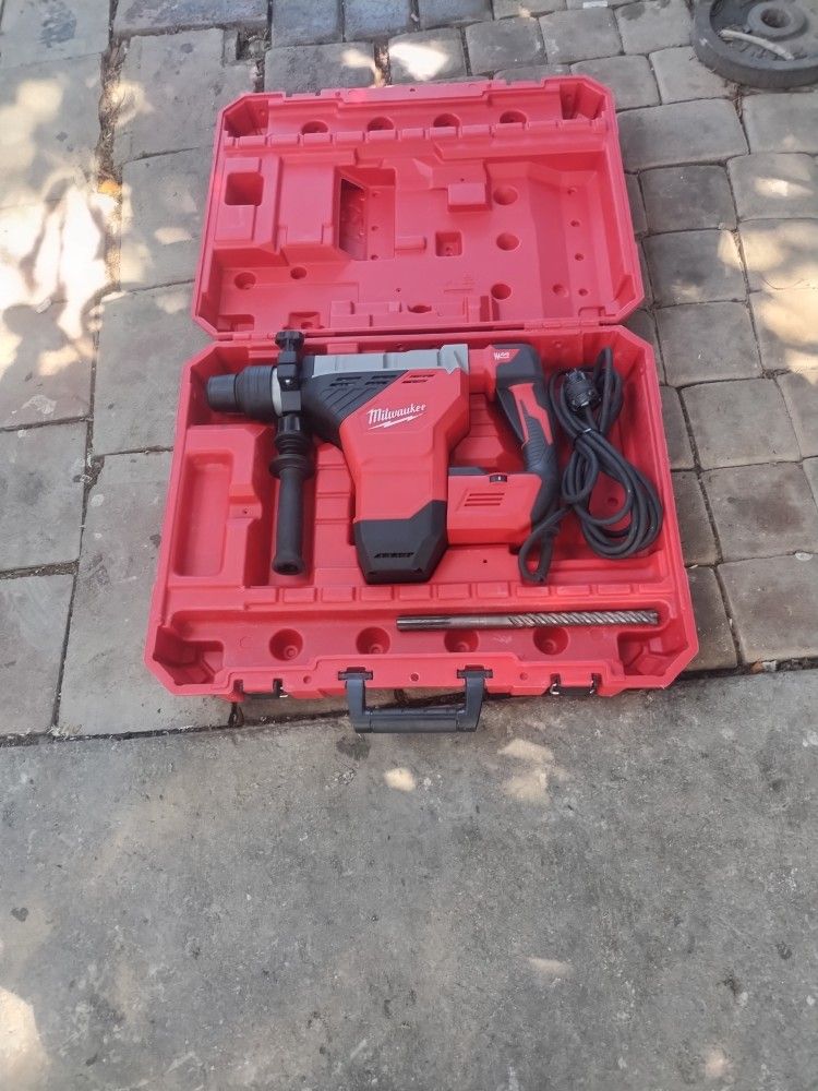 Milwaukee Rotary Hammer