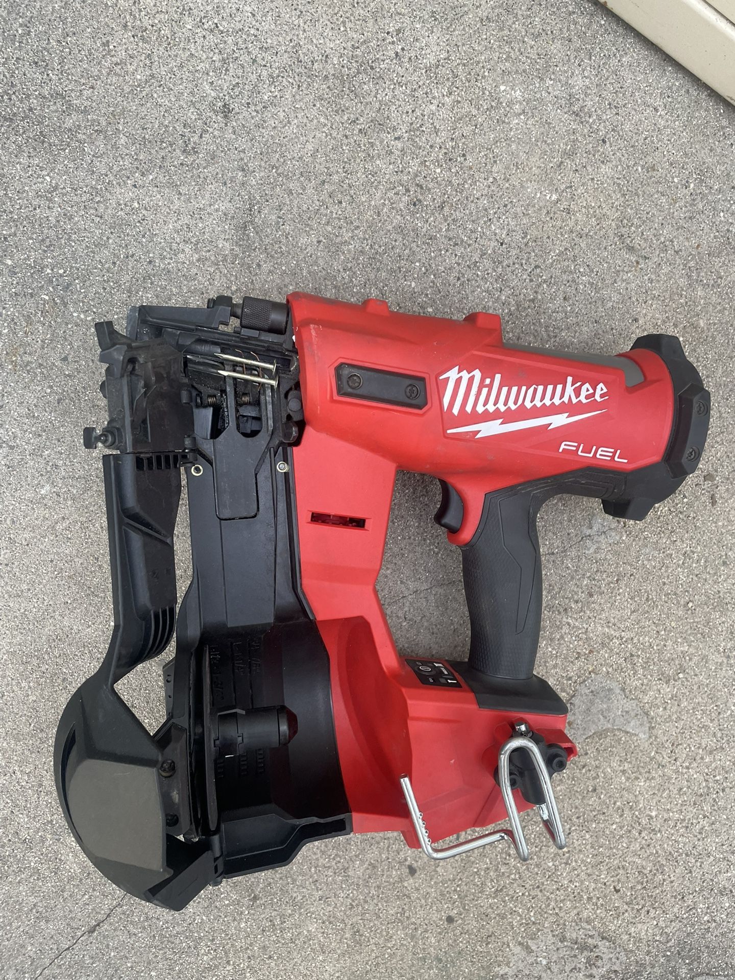 Milwaukee M18 FUEL 18-Volt Lithium-Ion Brushless Cordless Coil Roofing Nailer (Tool Only)