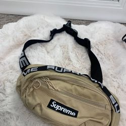 Authentic Supreme SS 18 waist bag