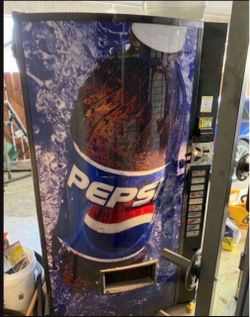 🚨 FOR SALE — COMMERCIAL 480P VENDING MACHINE — $2,500 FIRM 🚨