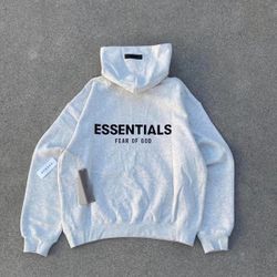 🔥 FEAR OF GOD ESSENTIALS HOODIE – LIGHT OATMEAL – SIZE S (NEW)