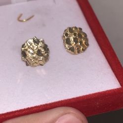 10k Nugget Earrings 