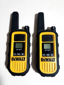 DeWalt DXFRS800 Two-Way Radio Pair
