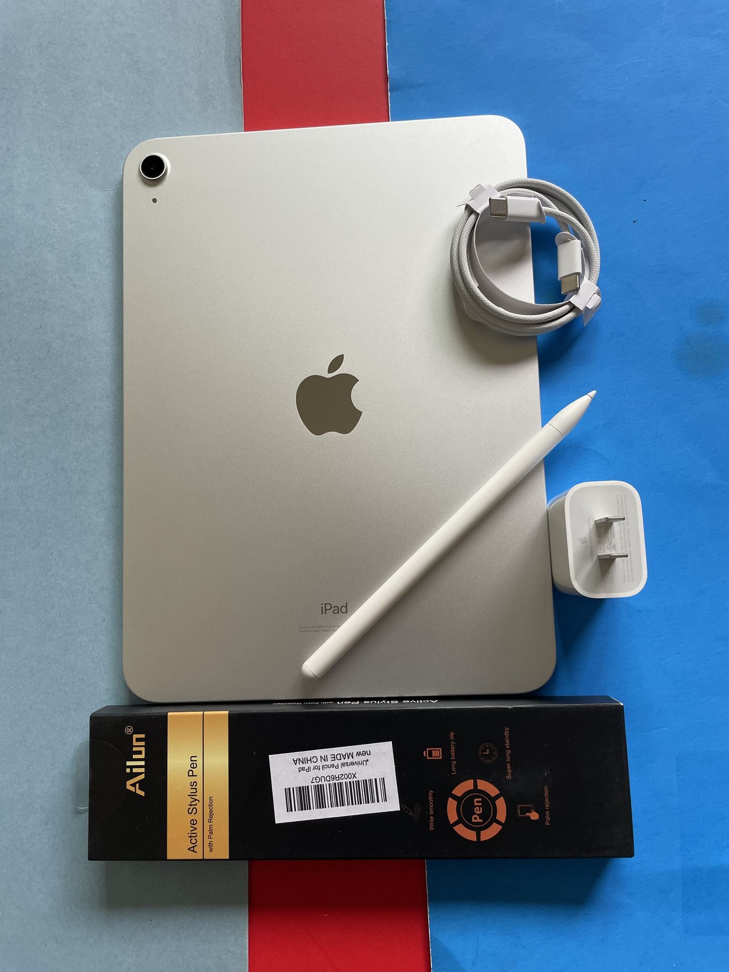 256gb Apple IPad 10th Generation (10.9” Liquid / 2022 model) with pen, keyboard, case & Accessories (warranty 2026) 