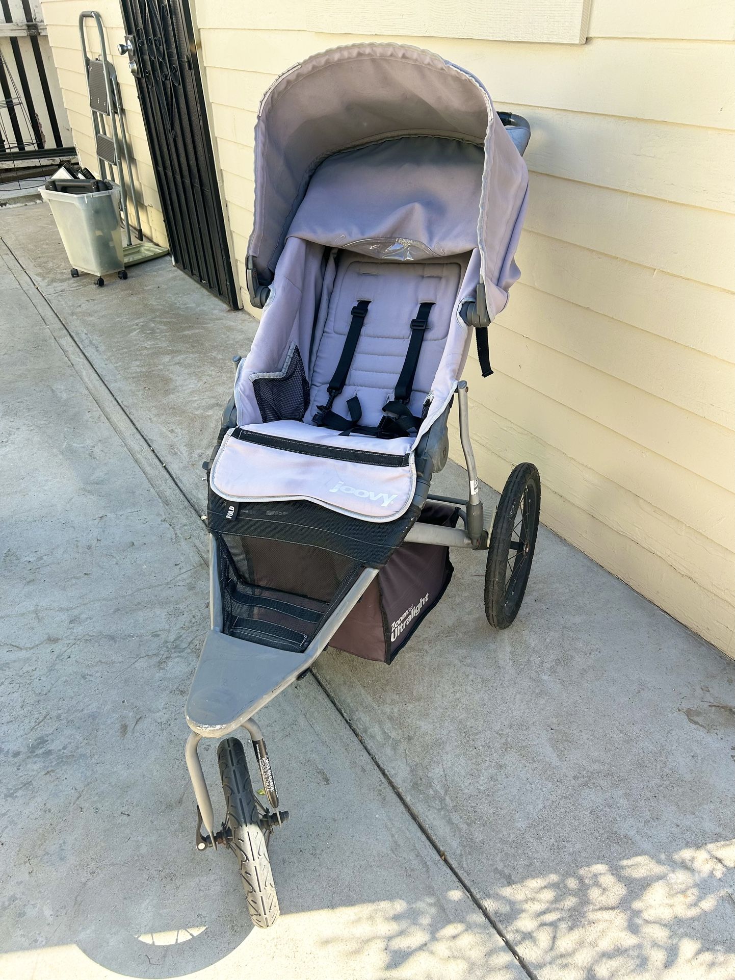 Joovy Jogging Stroller – Smooth Ride & Durable Build