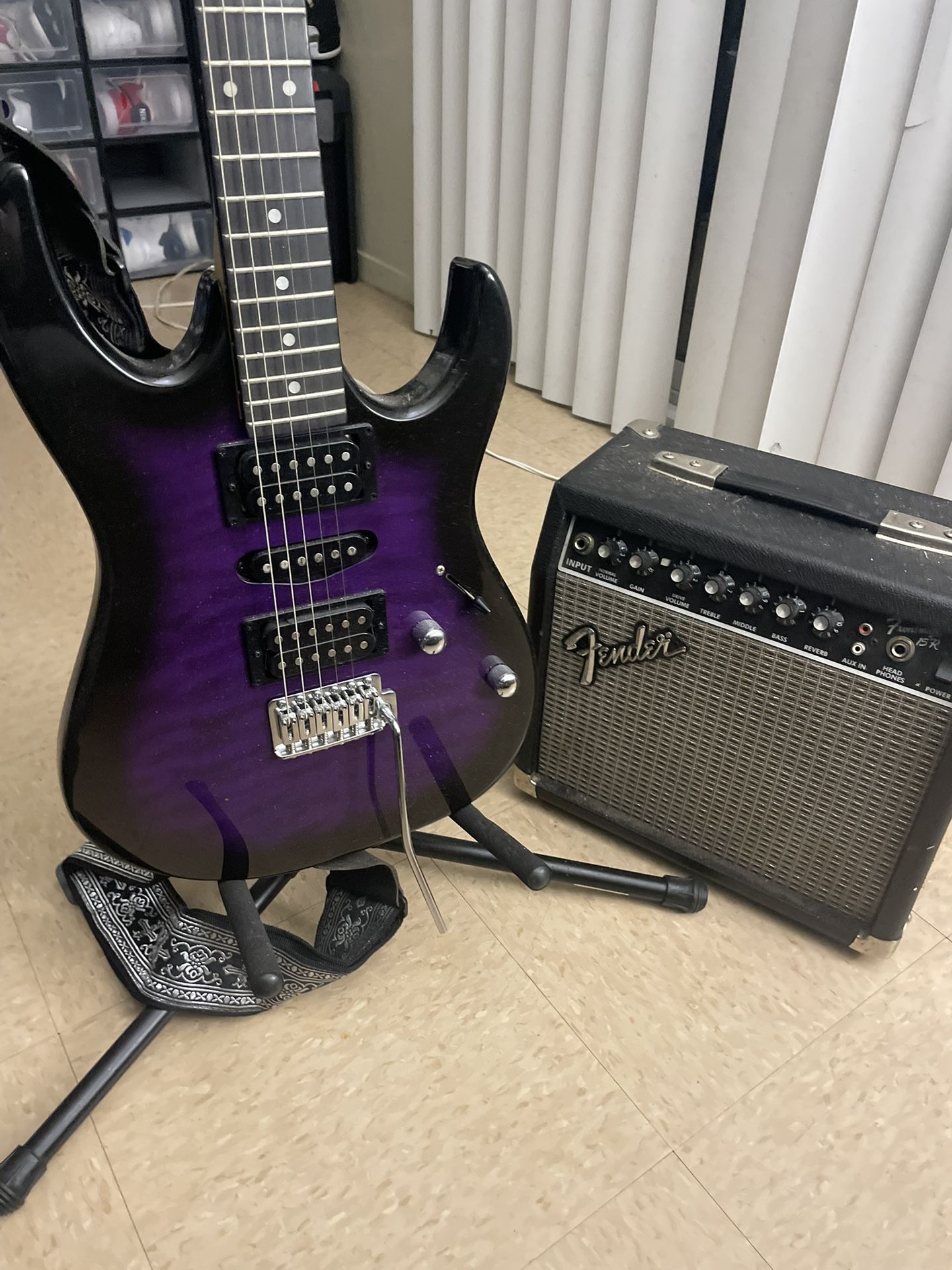 IBANEZ GUITAR WITH SPEAKER