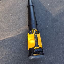 DEWALT 20V MAX XR 550 CFM 133 MPH Cordless Battery Powered Blower (Tool-Only)