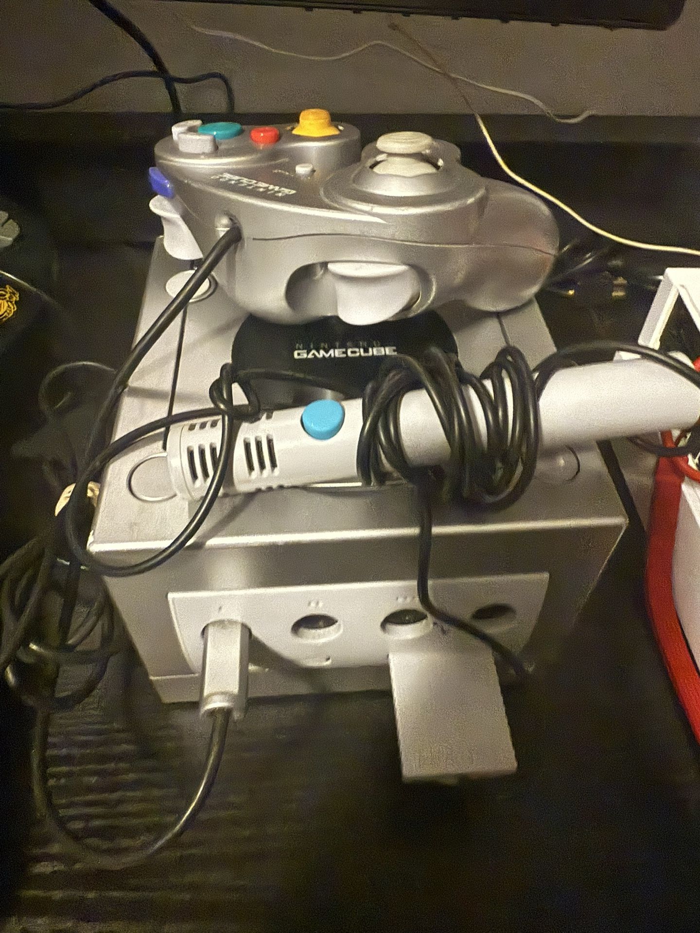 Game Cube / Ps2 / Back Bone. And Ps2 Games