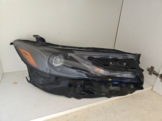 2025 TO 2026 TOYOTA CAMRY RIGHT SIDE HEADLIGHT OEM