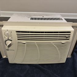 Maytag 5000 BTU air conditioner