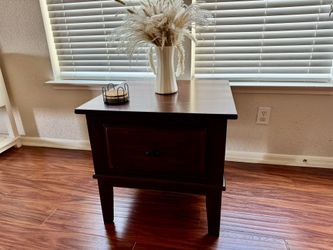 Beautiful Side Coffee Table $100 OBO