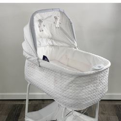 Baby Simmons Silent Auto Gliding Elite Bassinet bed