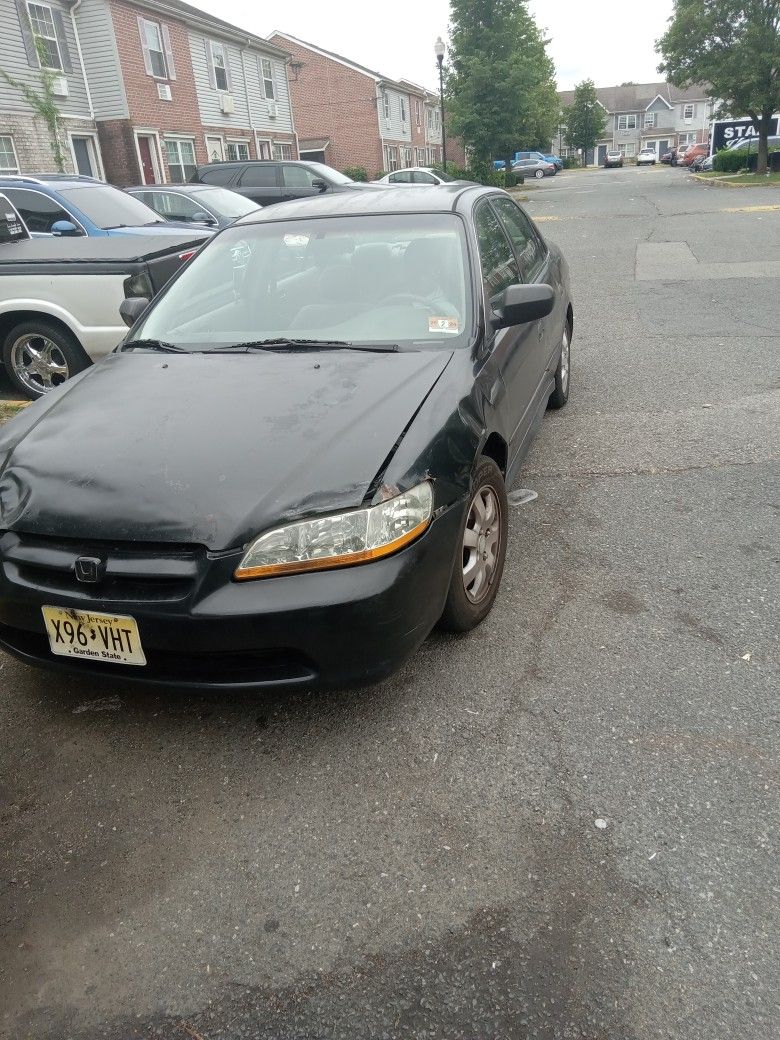 2001 Honda Accord Runs Great. OBO