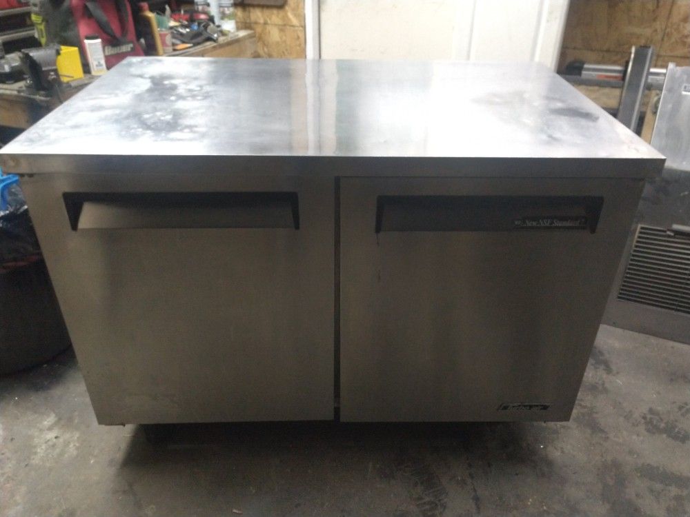 Commercial / Under counter refrigerator