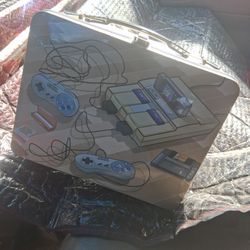 Nintendo launch box no thermos excellent shape