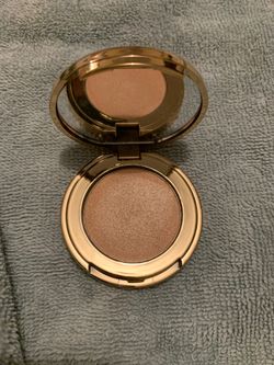 Highlighter Tarte brand