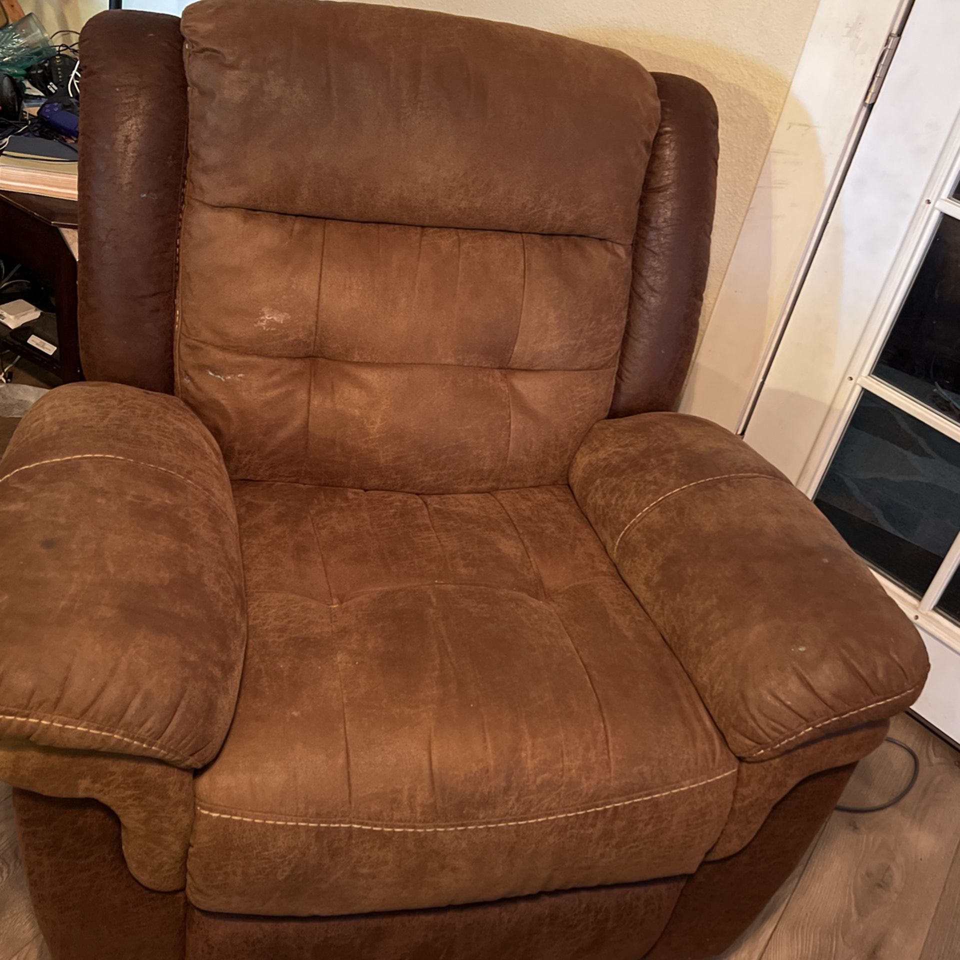 Reclining Love Seat And Recliner 