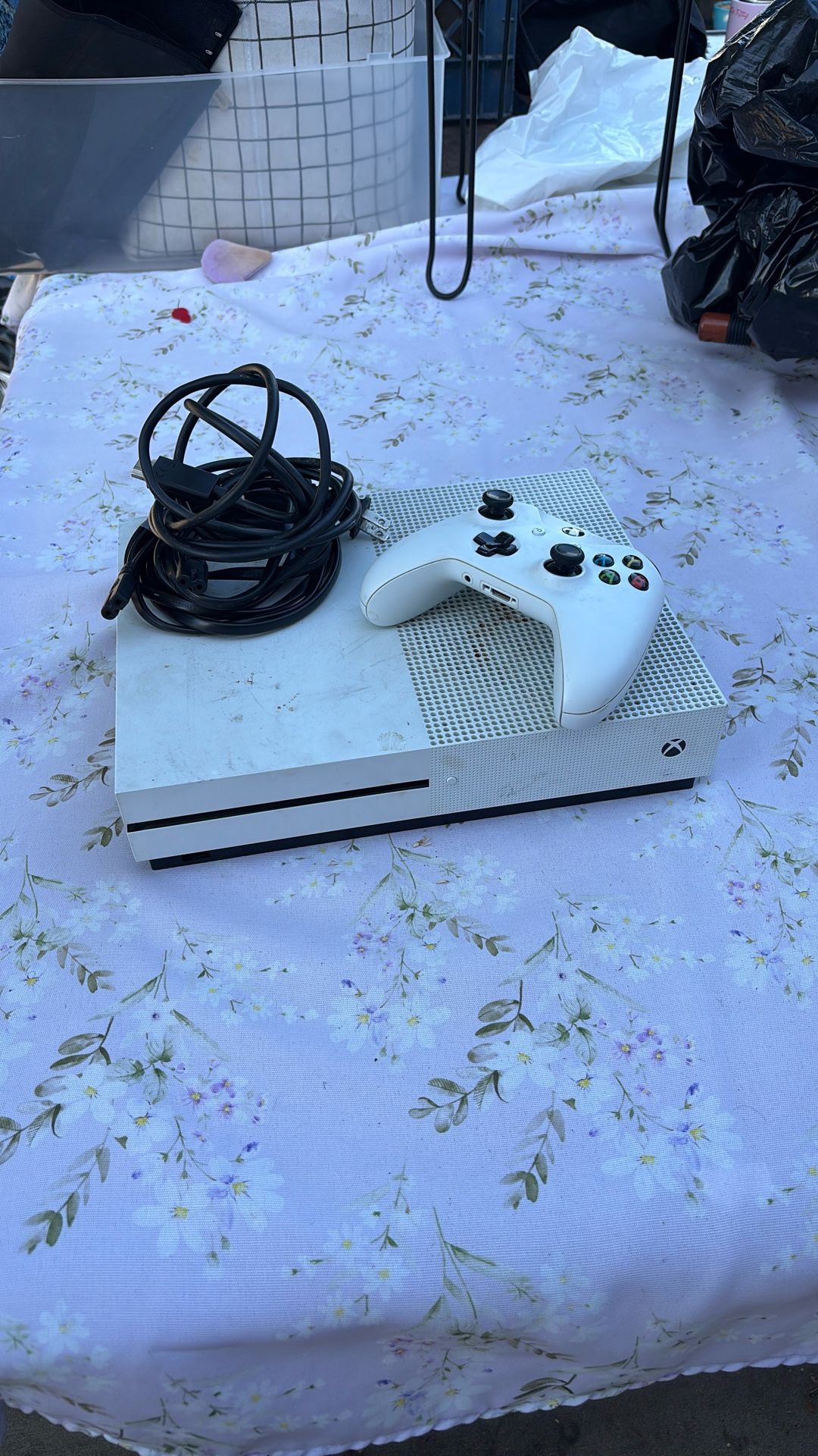 Xbox 1s 95$
