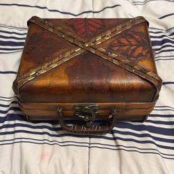 Old Style Box With Latch 