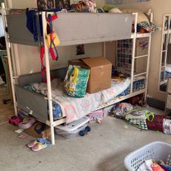 Twin Bunk Bed 