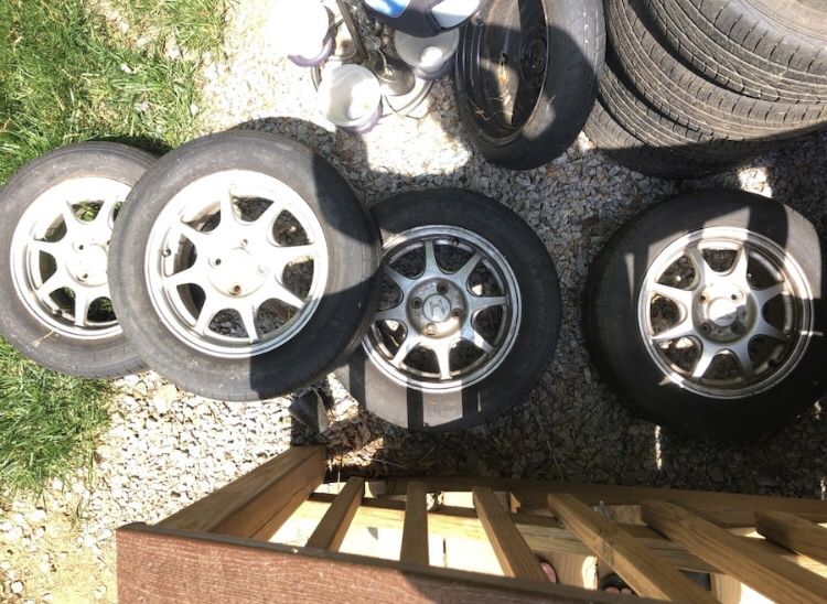 Honda Civic HX Spoked alloy wheel with tire all 4