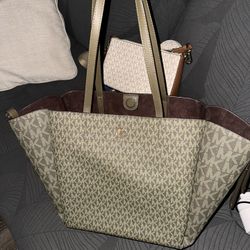 Michael Kors Freya Large Open Tote Bag In Olive Green Bi-Scale Signature Logo Coat