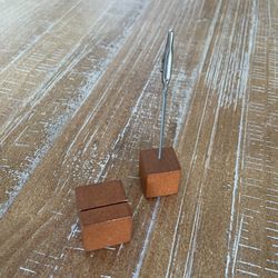 FREE Cube Base Photo Clip Holder