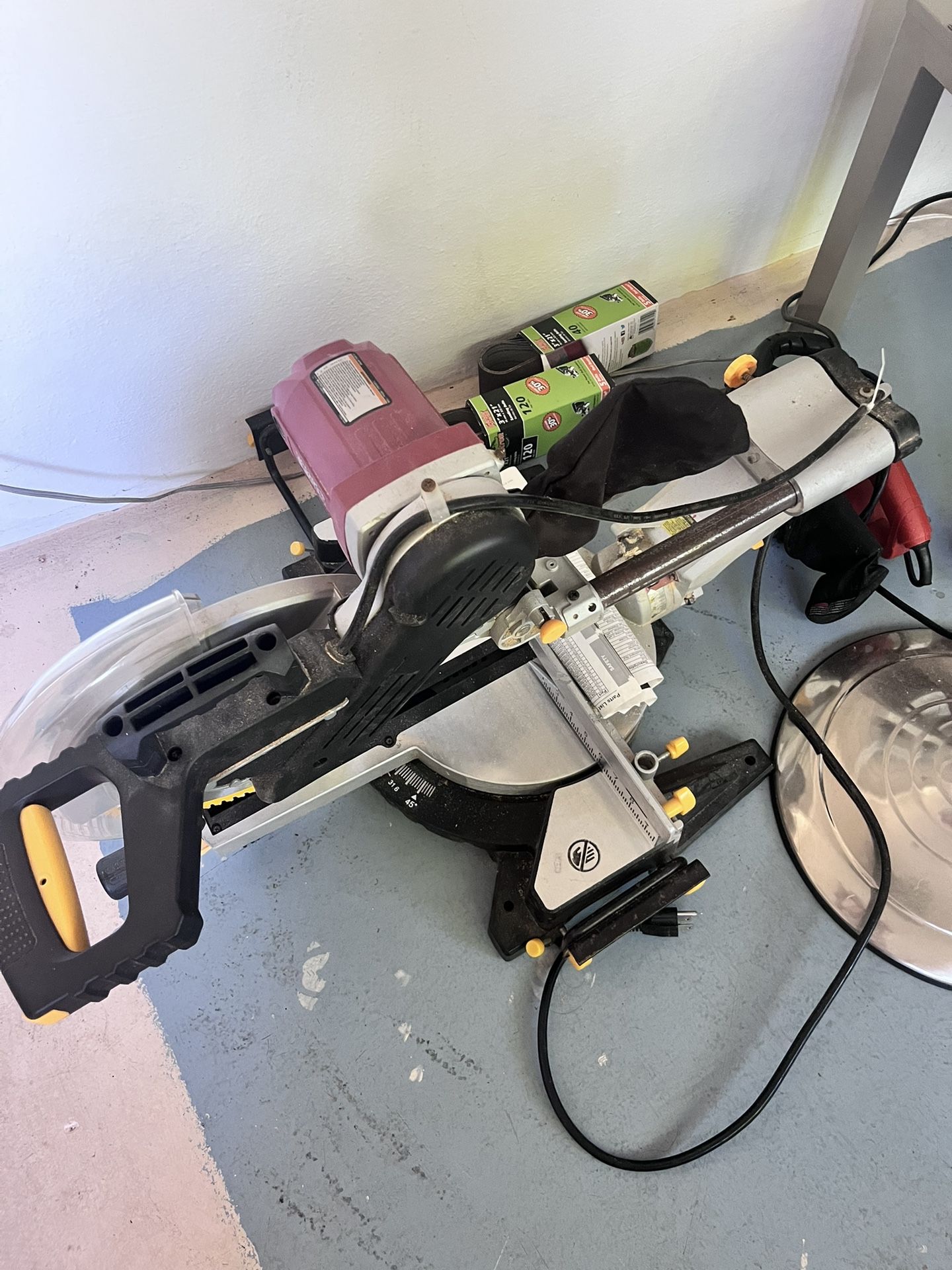 CHICAGO ELECTRIC MITER SAW