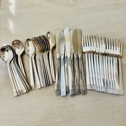 40pc ONEIDA Skyline Silverware Set Silverplated 1956 Glossy