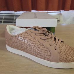 The Rizzo Butterscotch Sneaker Size 10