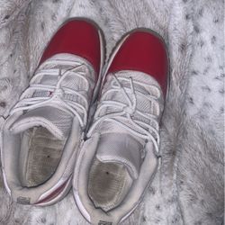 Jordan 11 Cherry size 7