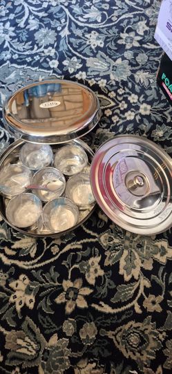 Stainless steel spice container