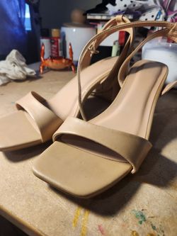 Nude chunky heel