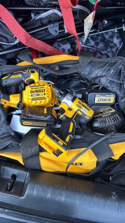 DeWalt 20V Cordless Drill Set with Batteries