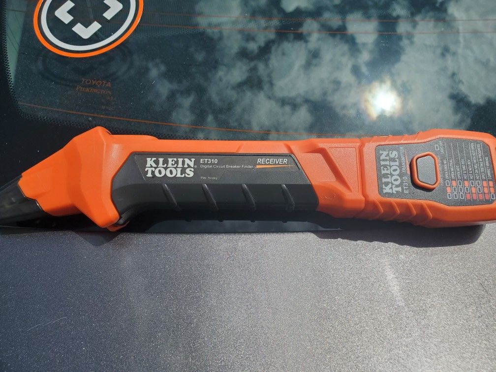 Klein Tools digital circuit breaker finder