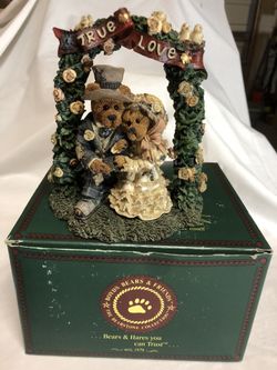 Boyd Bear Resin True Love
