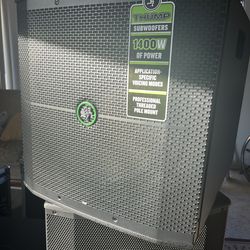 Mackie Thump 115s  (2) Powered Subwoofer