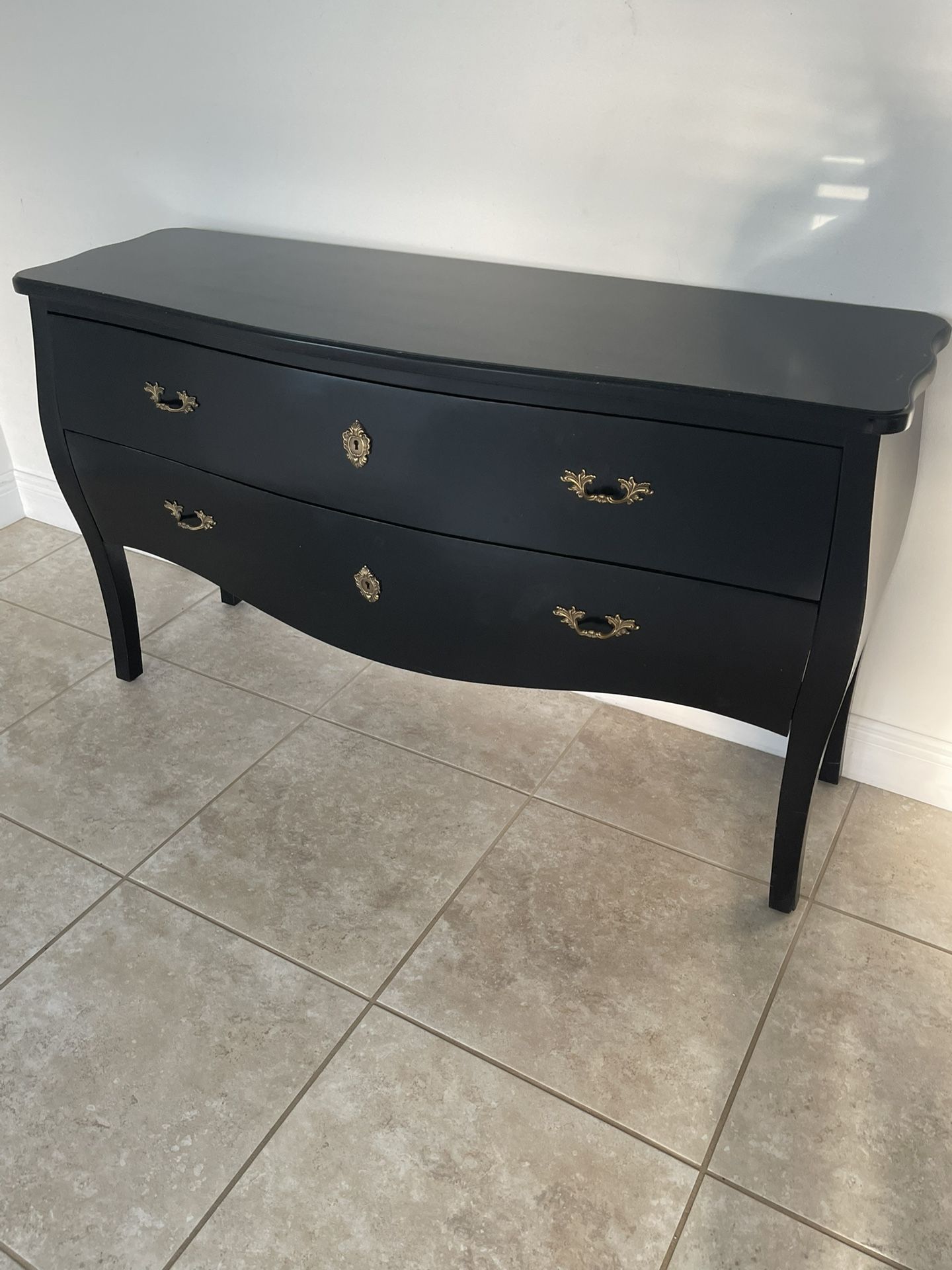Buffet entry table classic black Wood with the drawers sideboard. Can be seen in Palm Beach Gardens.