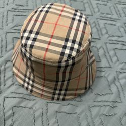 AUTHENTIC BURBERRY HAT