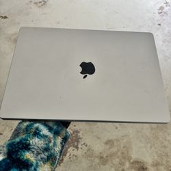 1 Tera Byte 2021 MacBook Pro