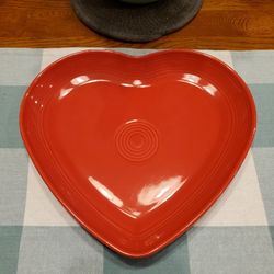 FIESTA SCARLET HEART ❤️ PLATE 