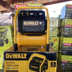 DEWALT 2.5 Gal. Portable Electric Heavy Duty 200 PSI Quiet Air Compressor