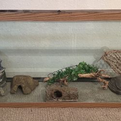 55 GALLON FISH TANK WITH REPTILE HABITAT, ACCESSORIES AND DECOR