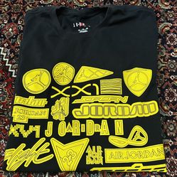 NIKE AIR JORDAN LOGO BLACK  /YELLOW T SHIRT SIZE XXL. 