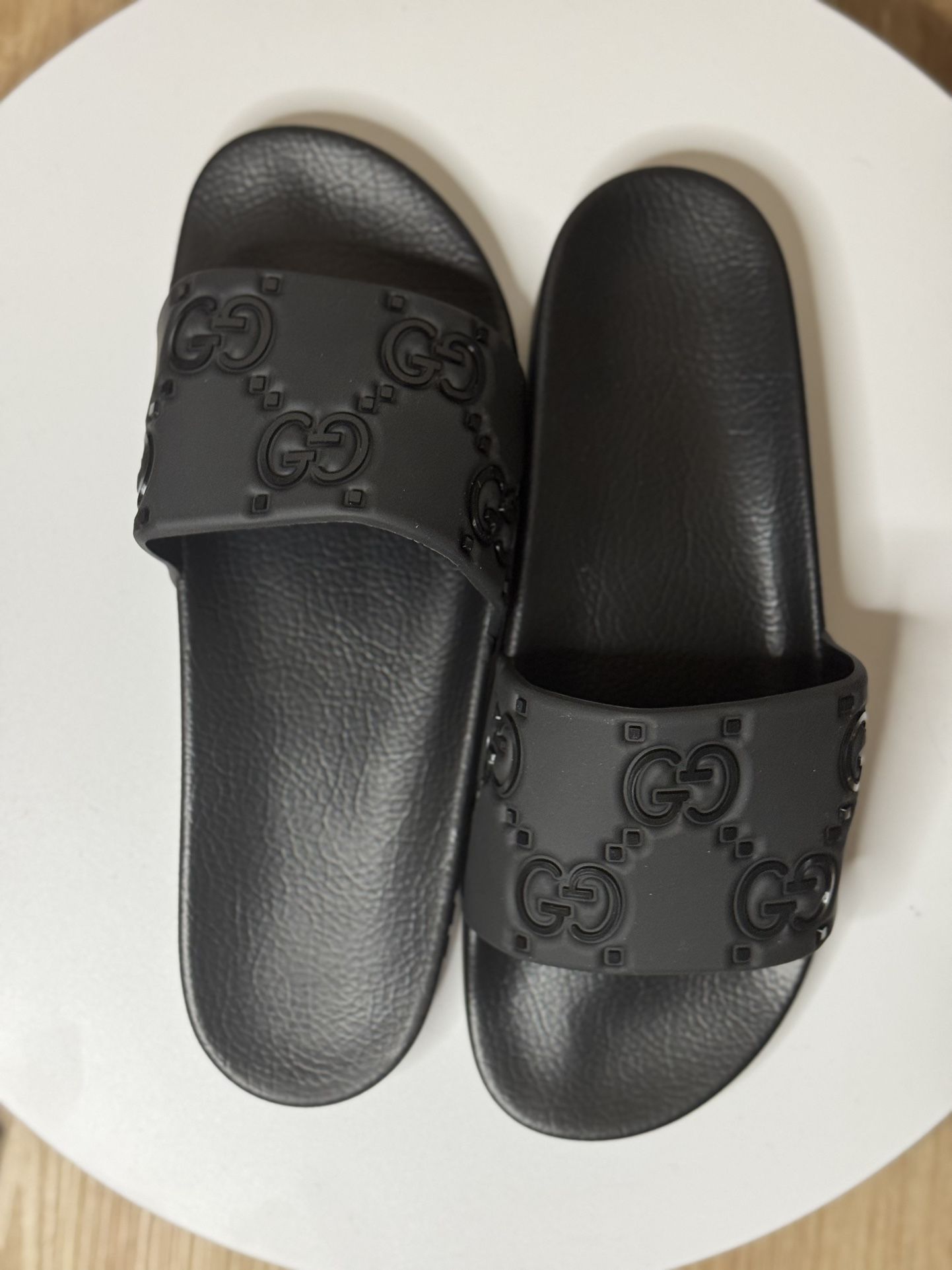 Gucci Slides Size 8-9