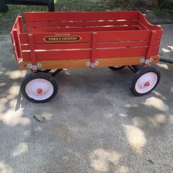 Radio Flyer Town & Country Red Wagon