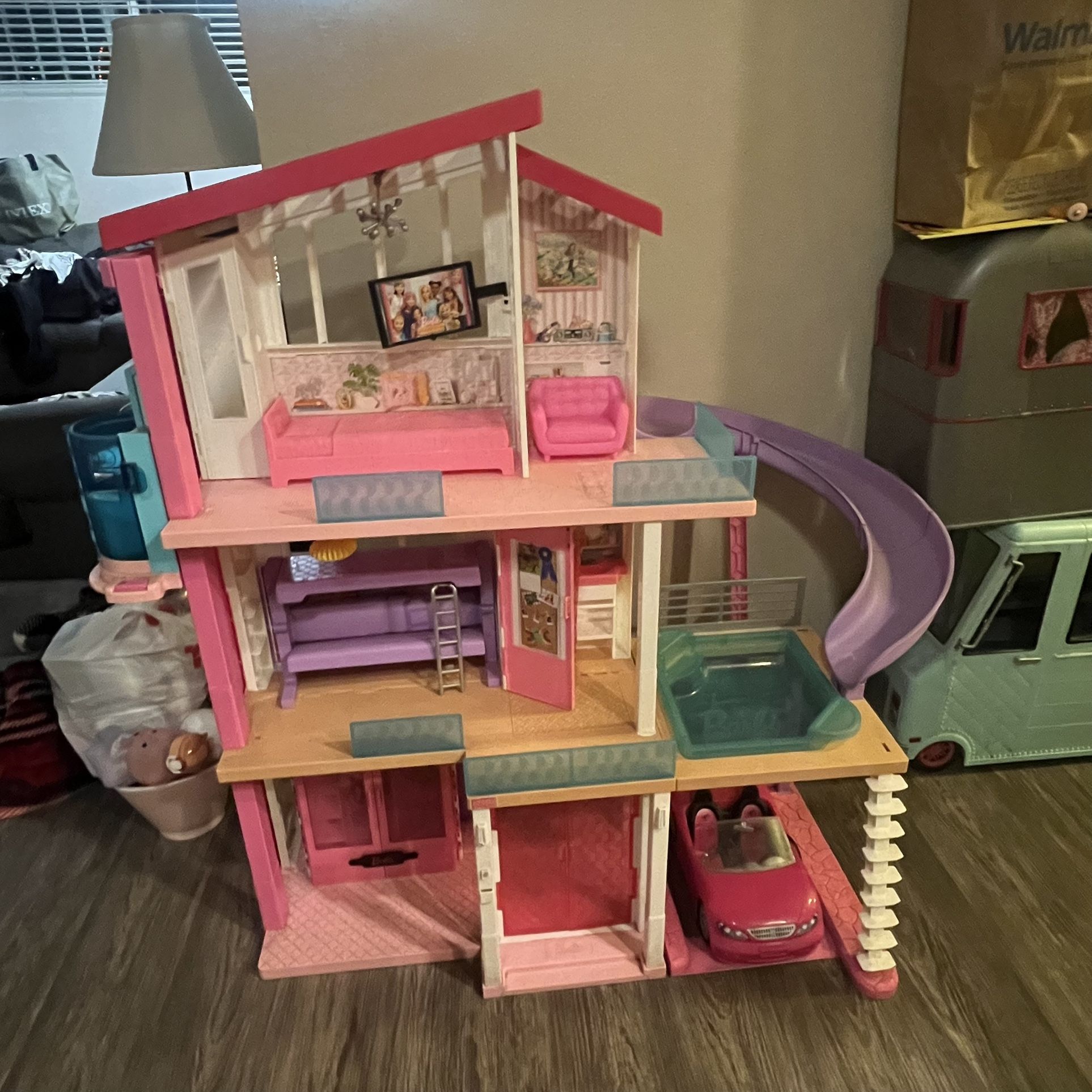 Barbie Playhouse- READ DESCRIPTION FOR INFO AND DETAILS!
