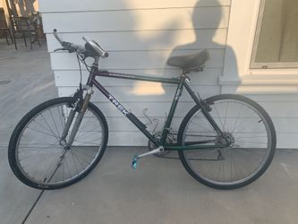 TREK SINGLETRACK 930 MEN'S MOUNTAIN BIKE  Shimano $560 Plus Tax