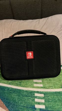Nintendo Switch Deluxe Travel Case