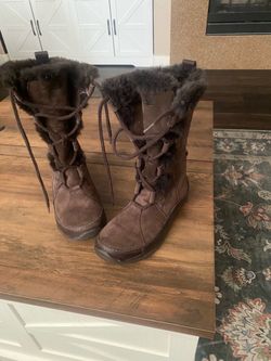 Women’s North Face snow boots